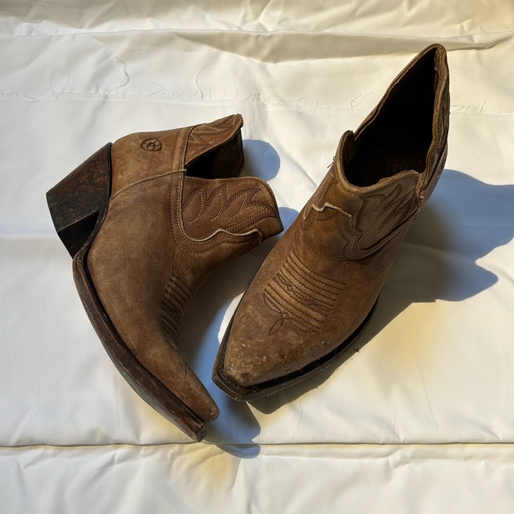 Ariat Women’s Dixon Booties